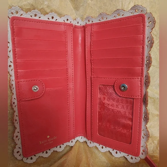 Kate Spade Scalloped Wallet In Rasberry (see Photos) - Picture 3 of 5